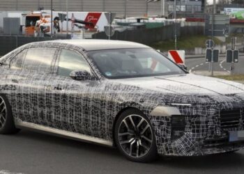 Новий BMW 7 Series 2026 засвітився без камуфляжу (ФОТО)