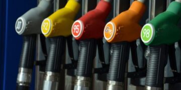 Дизель подешевшав вперше за довгий час: скільки коштує пальне сьогодні