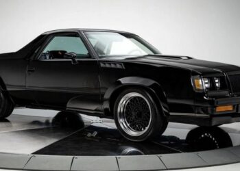 На аукціон виставили єдиний в історії спортивний пікап Buick на 470 сил (ФОТО)