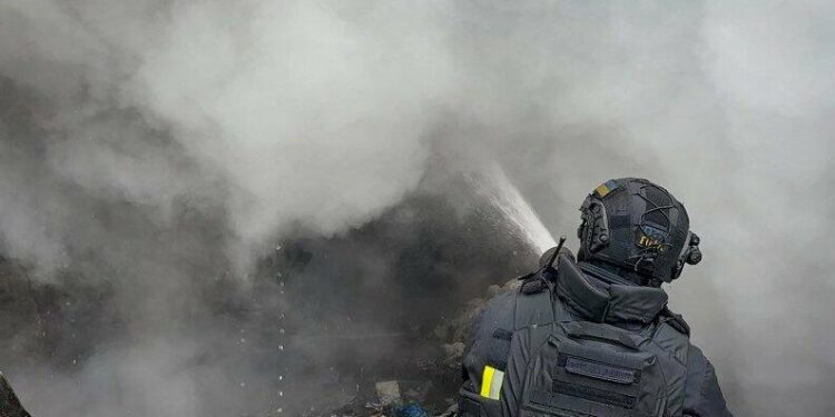 Росіяни знову атакували Шосткинську громаду: горів гараж