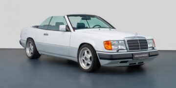 Капсула часу: кабріолет Mercedes-Benz W124 300 Lotec Turbo продають за 238000 євро (ФОТО)