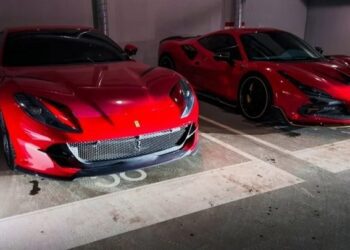 У Києві виявили паркінг із ексклюзивними Ferrari вартістю понад $500 000 (ФОТО)