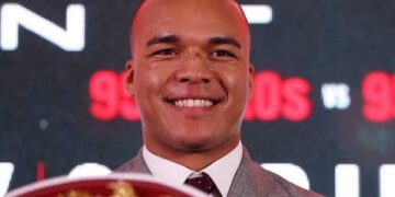 Чемпіон WBO зробив вибір між Усиком та Ітаумою