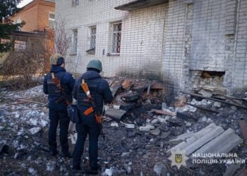 Четверо людей травмовано, серед них діти: поліція Сумщини документує наслідки ворожих обстрілів