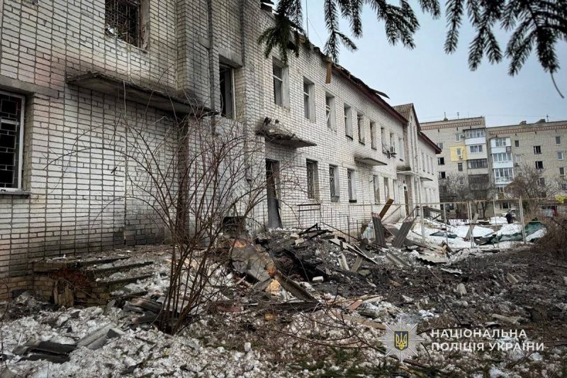 Четверо людей травмовано, серед них діти: поліція Сумщини документує наслідки ворожих обстрілів