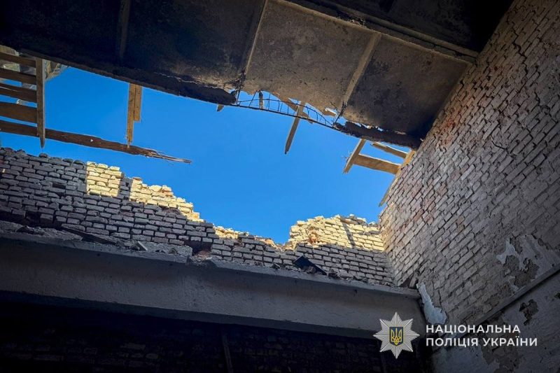 Четверо людей травмовано, серед них діти: поліція Сумщини документує наслідки ворожих обстрілів