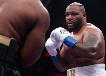 Джаррелл Міллер поб’ється з Леньєром Перо