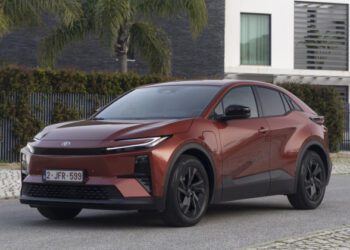 Новий електрокросовер Toyota C−HR+ представили для ринку Європи (ФОТО)