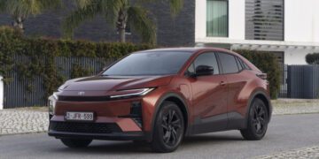 Новий електрокросовер Toyota C−HR+ представили для ринку Європи (ФОТО)