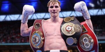 Лапін провчив латвійця на рингу за якусь хвилину