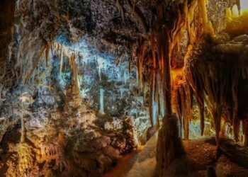 Знайдено найстарішу печеру на планеті