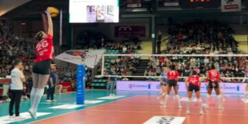 Команди українок визначили сильнішого у чемпіонаті Франції