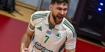 Лідер збірної України привів клуб до перемоги  над Олімпіакосом у півфіналі