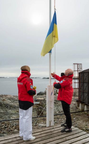 На станції "Академік Вернадський" завершилася перезмінка річних команд