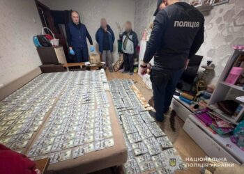 На Сумщині керівництво медзакладу “відмило” 4,7 млн грн на фіктивному лікуванні вигаданих пацієнтів 