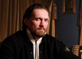 Олександр Усик відреагував на критику титульного статусу бою з Верховеном