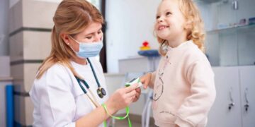 У Кролевці прийматимуть дитячі лікарі з Києва: як записатися на безкоштовний огляд