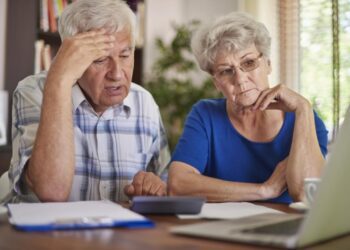 Вам 60 років і 40-45 років стажу: скільки пенсії нарахують у 2026 році