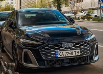Елегантний і швидкий: в Україні з’явився новітній заряджений Audi за 3,8 мільйона (ФОТО)