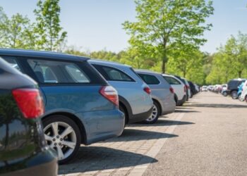 Названо найпопулярніші бензинові авто березня