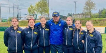 Збірна України, в складі якої сумські спортсмени, завоювала срібло на турнірі з софтболу у Празі