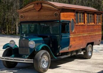 Один із найстаріших у світі: на аукціон виставили вінтажний автодім 1928 року (ФОТО)