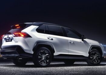 Попит на гібриди зростає через ціни на паливо: що частіше купують українці