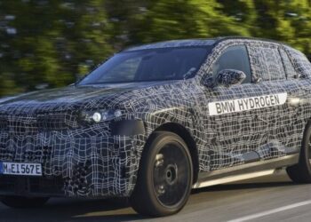 Запас ходу 1000 км і заправка за 5 хвилин: як виглядатиме новий BMW X5 на водні та на що він здатний