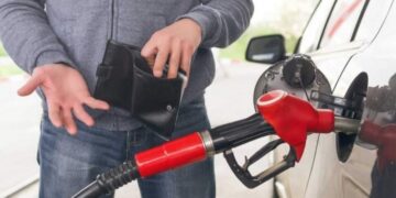 Ціни на пальне злетіли: скільки коштує бензин і дизель у США, Німеччині та Польщі