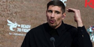 Верхувен пригрозив достроково завершити бій з Усиком