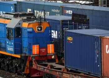 Імпортери РФ змушені уникати привозу товарів з Китаю через Казахстан – ЗМІ