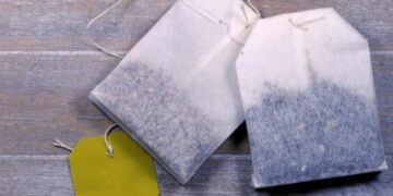 Навіщо в салон машини кладуть чайний пакетик: чим він може допомогти автовласникам