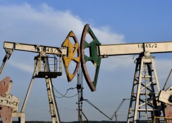 Росія рекордно скоротила видобуток нафти через атаки дронів – ЗМІ