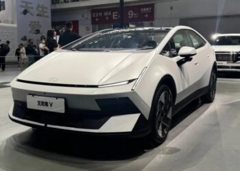 Представлено новий Hyundai Ioniq V, який стане конкурентом Tesla Model 3 (ФОТО)