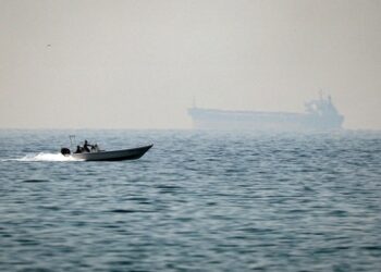 Танкер з Іраку прорвав блокаду Ормузької протоки