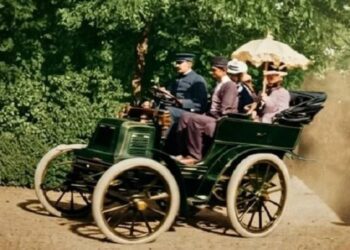 Експерти знайшли єдине збережене фото найпершого авто в Києві (ВІДЕО)