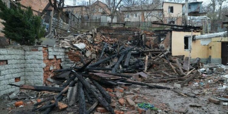 Один будинок зруйнований ущент і ремонту не підлягає, ще 10 пошкоджені: наслідки атаки БпЛА у Ромнах