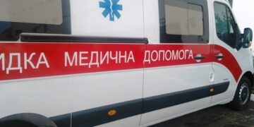 Троє жінок та чоловік поранені: росіяни атакували цивільні авто на Сумщині