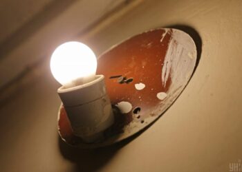 Чи будуть вимикати українцям світло у четвер: в “Укренерго” дали відповідь