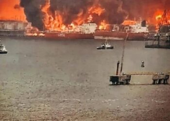 РФ планує скоротити видобуток нафти через удари дронів – ЗМІ