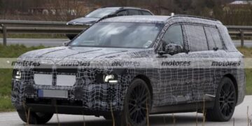 BMW тестує гігантський електричний iX7: перші фото