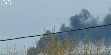 Росіяни завдали кількох ударів: на місці прильотів у Сумах виникли масштабні пожежі