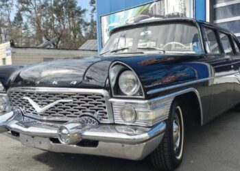 Легендарну «Чайку» продають в Україні за цiною суперкара (ФОТО)