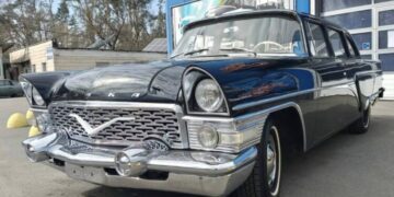 Легендарну «Чайку» продають в Україні за цiною суперкара (ФОТО)