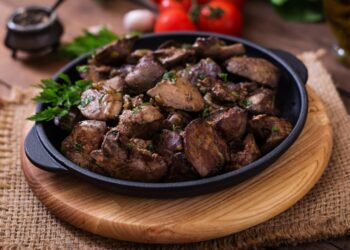 Додаю лише одну дрібку: секрет ідеально ніжної курячої печінки, яка тане в роті