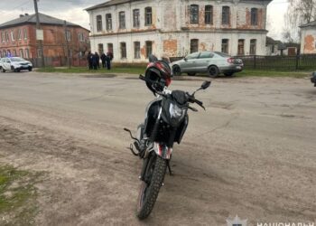 ДТП на Конотопщині: у Кролевці перекинулося авто, у Конотопі мотоцикліст збив пішохода