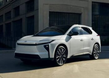 Новий електрокросовер Toyota bZ проїжджає більше, ніж обіцяли (ФОТО)