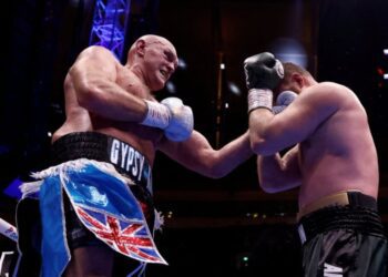 Френк Воррен висловився про перемогу Ф’юрі в бою з Махмудовим