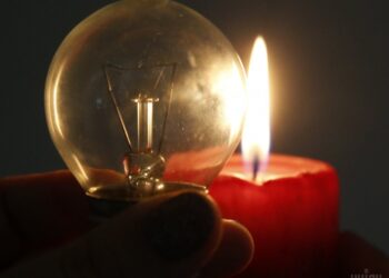 Графіки відключень на пʼятницю: чи будуть вимикати світло після масованого обстрілу