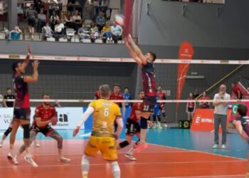 Клуб українця розбив суперника вдома та опинився за крок від фіналу